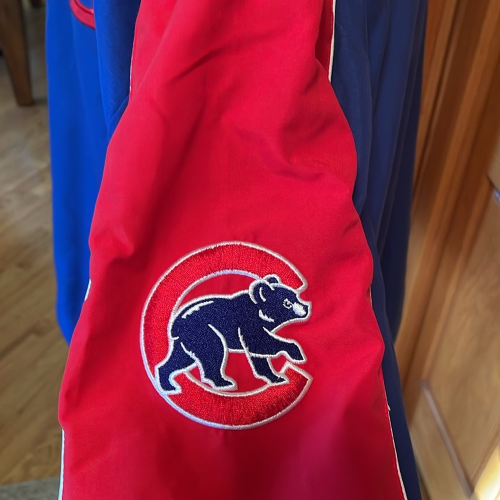 Cubs, MLB pull over - Picture 2 of 11